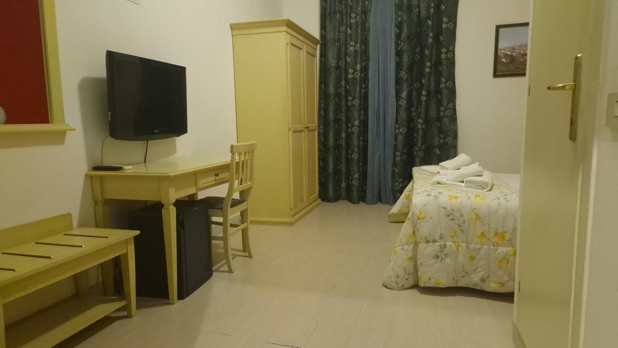 Hotel Genzianella ฟลอเรนซ์ ภายนอก รูปภาพ
